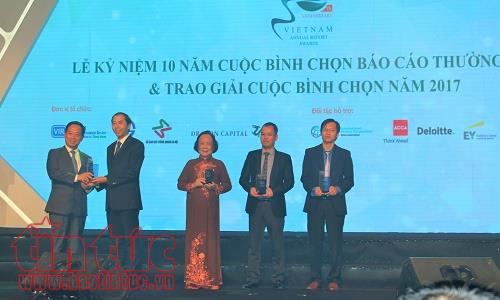 50 doanh nghiệp xuất sắc được trao giải Báo cáo thường niên năm 2017 ảnh 1